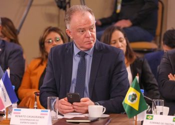 Casagrande debate reforma tributária durante encontro do Fórum dos Governadores
