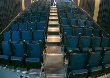 Caminhão que se transforma em cinema chega ao ES a partir de segunda-feira; veja por onde ele vai passar!