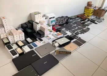 PC prende comerciante que vendia celulares adulterados ou roubados no ES