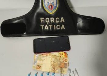 Adolescente de 17 anos é flagrado com pinos de cocaína e pedras de crack no bairro Shell
