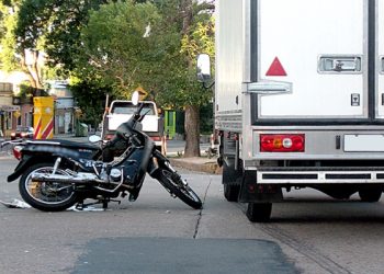 Oficina mecânica deve indenizar motociclista, em 30 mil reais, após acidente envolvendo veículo da empresa