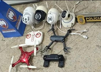 Traficantes instalam câmeras em casas de moradores e usam até drones para monitorar polícia e rivais no ES