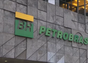 Petrobras reduz preço da gasolina para as distribuidoras