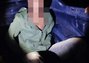 Grupo de amigos detém assaltante que roubou motocicleta e aparelhos celulares em Humaitá. A PM esteve no local e apreendeu o suspeito