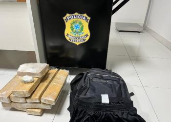 PRF do ES apreende 10 quilos de maconha e um de crack, em ônibus interestadual