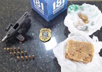 Polícia Civil de Linhares apreende quase meio quilo de crack, arma de fogo e munições, no bairro Planalto