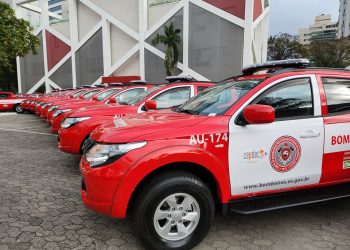 Corpo de Bombeiros Militar recebe 49 novas caminhonetes