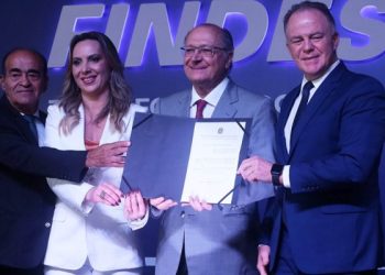 Vice-presidente assina resolução que aprova criação da ZPE de Aracruz