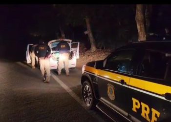 VÍDEO –  Homem é preso pela PRF após confessar que estava transportando droga do do Rio de Janeiro para Colatina 