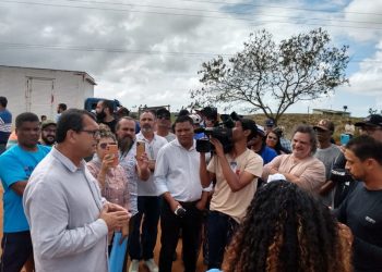 Rodovia liberada: manifestantes encerram bloqueio em Regência após diálogo com representante do DER-ES
