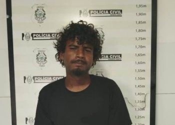 Homem vai fazer ocorrência de documentos pedidos, na Delegacia de Sooretama, e é preso