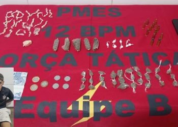 Força Tática aborda suspeito e apreende munições e drogas, no bairro Planalto, em Linhares-ES