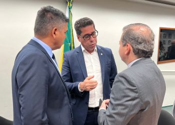 Atingidos pela lama de Mariana poderão cobrar resposta da Renova em audiência na Ales