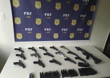 PRF apreende 15 pistolas 9mm e uma carabina em MG que teria como destino final o litoral do Espírito Santo