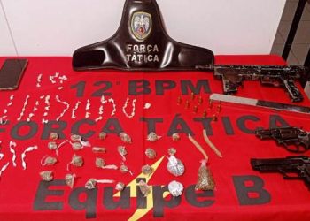 Polícia recupera carro roubado após policial e família serem rendidos, por seis bandidos, em semáforo na BR 101, em Linhares