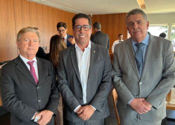 Deputados se reúnem com presidentes dos Tribunais de Justiça e Regional Eleitoral do Estado