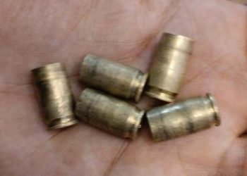 Moradores intimidados pelo tráfico de drogas no bairro Interlagos, em Linhares. Houve até disparos de arma de fogo