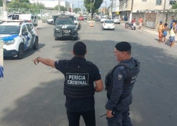 VÍDEOS: Violência – A quinta-feira começa com homem morto á tiros no bairro Aviso, em Linhares