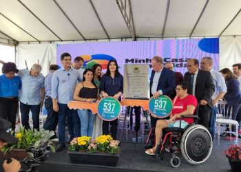 Governador participa da entrega de obra do ‘Minha Casa, Minha Vida’ em Aracruz