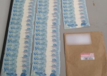 Polícia Federal apreende dois adolescentes com 5 mil reais em notas falsas.