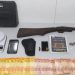 Menino de 14 anos é apreendido pela PM, em Sooretama, suspeito de tráfico de drogas. A Polícia ainda apreendeu arma de fogo, munições, dinheiro e drogas