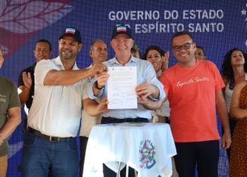 Casagrande entrega escola de Tempo Integral, reforma de Praça e obras de calçamento em Conceição da Barra e anuncia mais obras