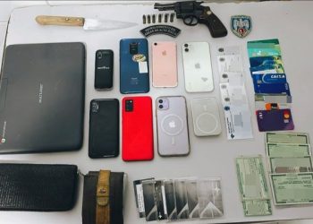 Elementos armados com revólver e faca invadem transporte coletivo, em Linhares, roubam passageiros e são detidos pela Polícia