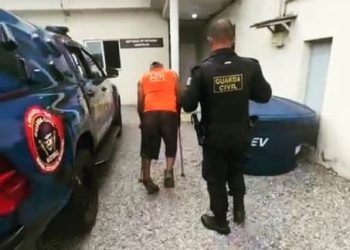 Guarda Civil municipal prende, no Centro de Linhares, homem com mandado de prisão em aberto por homicídio