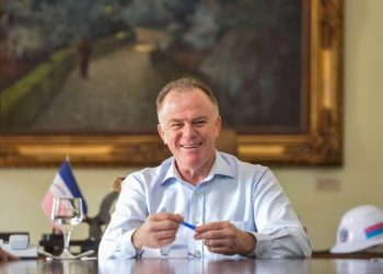 Casagrande anuncia pagamento de abono salarial em dezembro para servidores estaduais