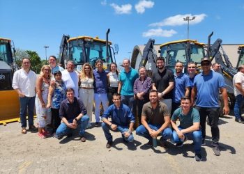 Governo do Estado entrega máquinas e equipamentos agrícolas para 26 municípios