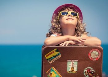 Viagem com crianças e adolescentes: saiba quando a autorização é necessária