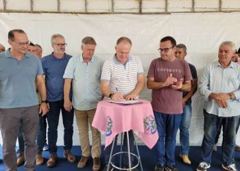 Governo do Estado assina Ordem de Serviço para calçamento rural na comunidade de São Miguel, Domingos Martins