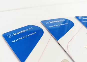 Governo do Estado entrega primeiros cartões do Vale Gás Capixaba