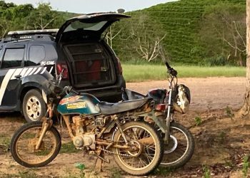 EM LINHARES – indivíduos de 25 e de 16 anos, são flagrados no momento em que tentavam vender motos roubadas
