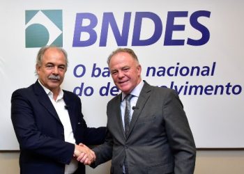 Governador do Espírito Santo discute novas linhas de financiamento com BNDES