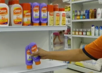 Com avanço de casos de dengue, farmácias de Linhares registram aumento na procura por repelentes