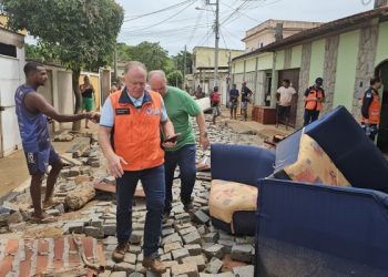Governador anuncia medidas de apoio aos atingidos pelas chuvas na região sul