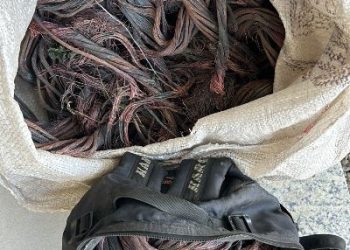 Homem é detido tentando furtar cerca de 50 quilos de fios de cobre na Cacau Show