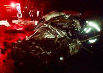 05 ÓBITOS – Acidente na BR 101 envolvendo dois automóveis e duas carretas, deixa cinco pessoas mortas