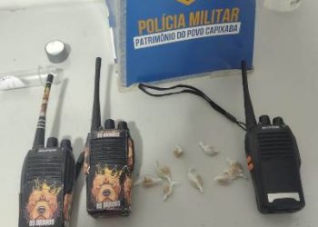 Pé de Manga – Polícia Militar apreende rádios comunicadores e pedras de crack, em Bebedouro
