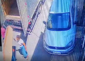 VÍDEO – Furto de caixões – servidora da Prefeitura de Linhares e dono de funerária furtam caixões