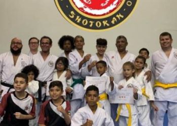 Exame de Troca de Faixa do Projeto Linhares Karatê Futuro Marca Momento Especial