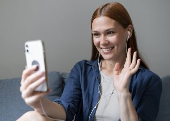 WhatsApp testa filtros e efeitos de realidade aumentada para chamadas de vídeo