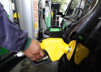 Petrobras anuncia aumento no preço da gasolina e do gás de cozinha