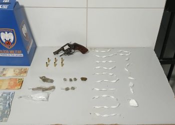 Polícia Militar desmonta esquema de tráfico e apreende armas e drogas em Linhares