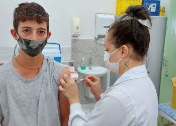 Envio de SMS eleva em 26% a aplicação diária de vacinas contra dengue no Espírito Santo