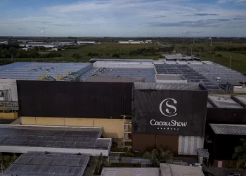 Fábrica da Cacau Show será reinaugurada em Linhares um ano após incêndio