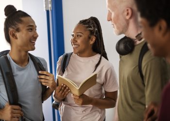 Pé-de-Meia: Frequência escolar dos alunos é fundamental para recebimento do benefício