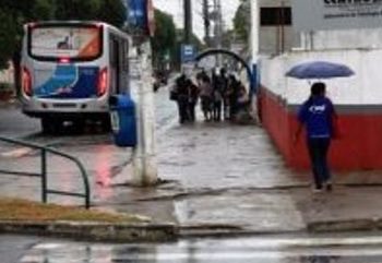 Inmet emite alerta de tempestade com chuvas intensas para 71 cidades do Espírito Santo