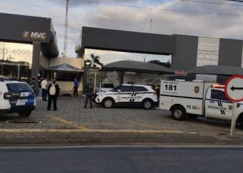 ATUALIZAÇÃO: VÍDEO – Jovem é morto a tiros e facada, próximo ao conhecido “Trevo da Fiat, em Linhares